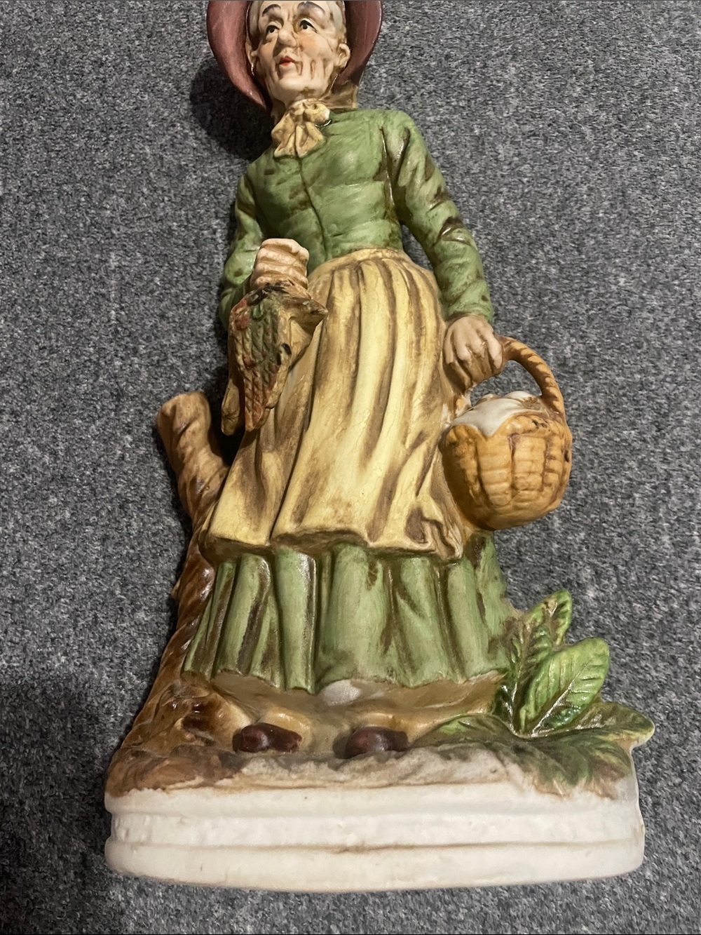 Vintage Couple Figurines in Earth Tones - Picture 3 of 7